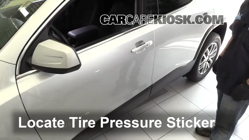 2017 GMC Acadia SLE 2.5L 4 Cyl. Tires & Wheels Check Tire Pressure